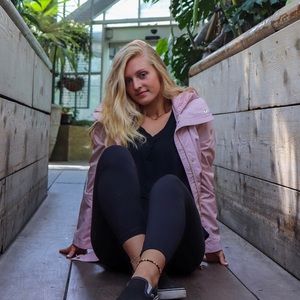 Meet your Posher, Lauren